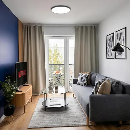 Lumina I Comfort Near Zoo Orientarium I Balcony I Parking Apartment