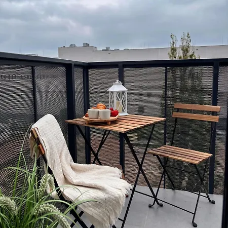 Lumina I Comfort Near Zoo Orientarium I Balcony I Parking Apartment Lodz